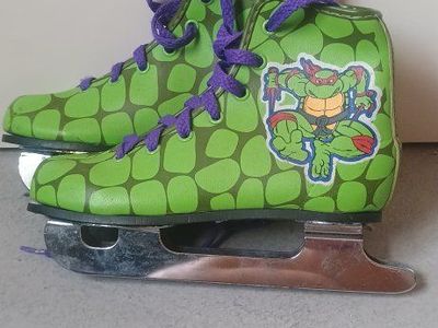 Teenage Mutant Ninja Turtles Raphael Green Ice Skates w/ Purple Laces