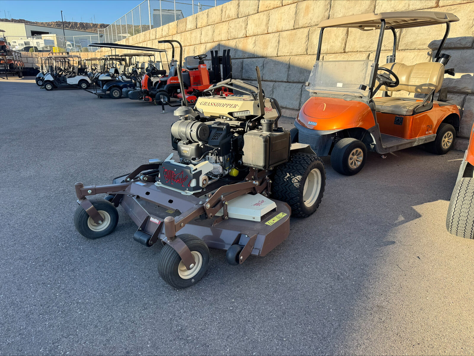 GRASSHOPPER STAND ON MOWER