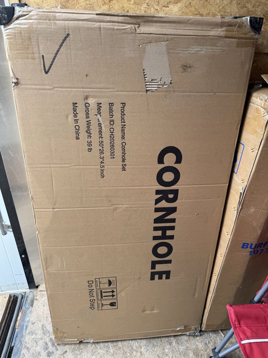Regulation Size Cornhole Board Set 4x2 ft with 8 Toss Bags and Carrying Case - New