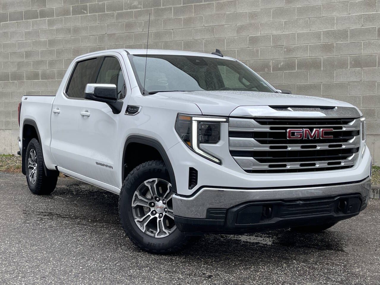 2024 GMC 1500 SLE