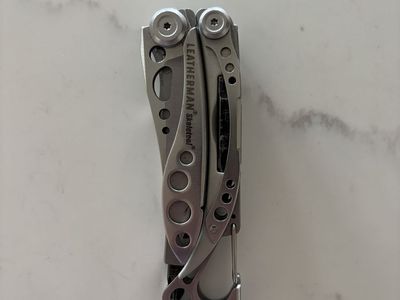 Leatherman skeletool multitool