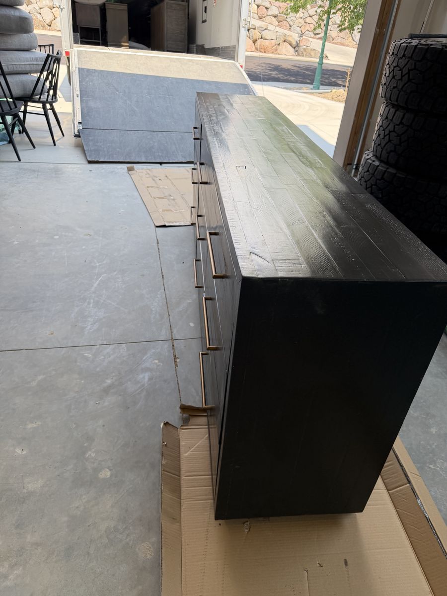 Main image 6