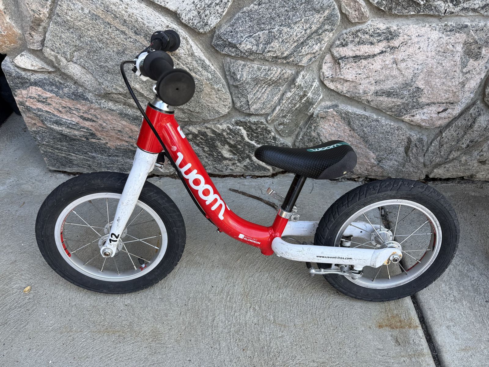 Woom Go 1 Strider / Balance Bike for Children Learning to Ride a Bike