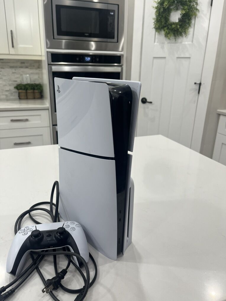 PS5 Slim Disk Console