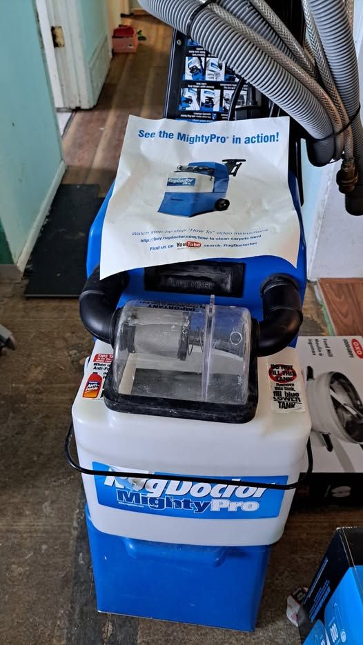 Used Carpet cleaner