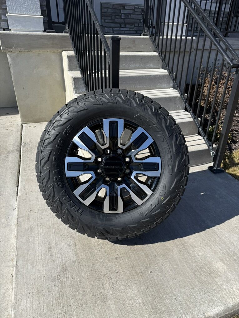 Gmc Sierra 3500 Denali Rims and Tires 295/65R20