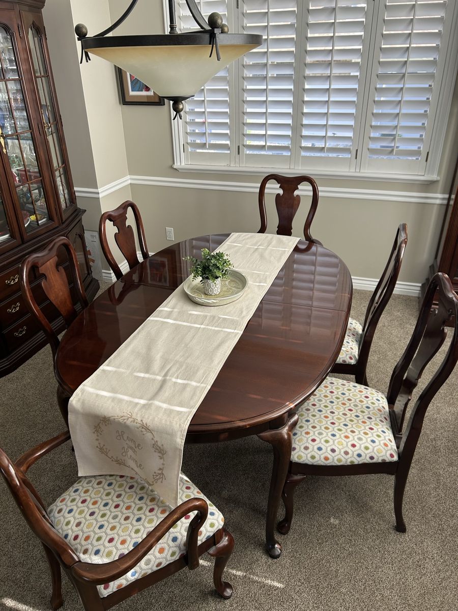 9 piece Thomasville Dining room set