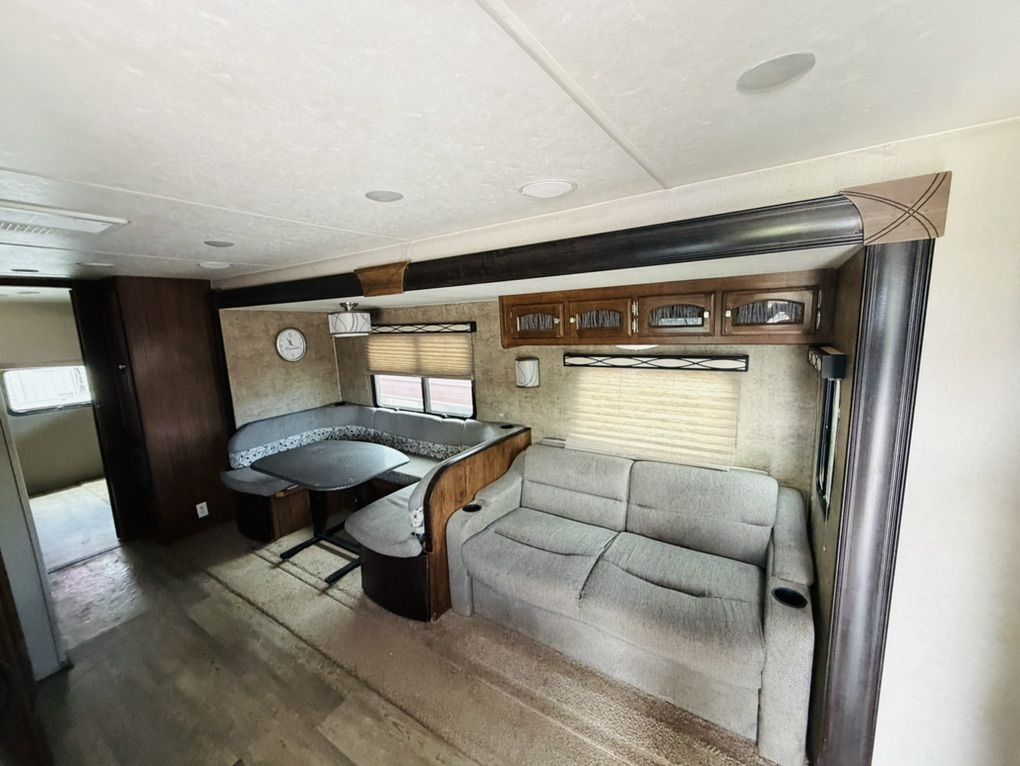 Main image 7