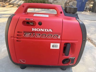 Like-New Honda EU2000i Generator