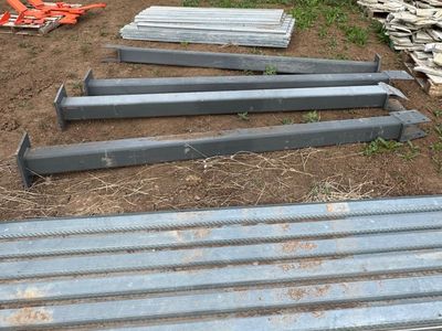 free Columns and decking