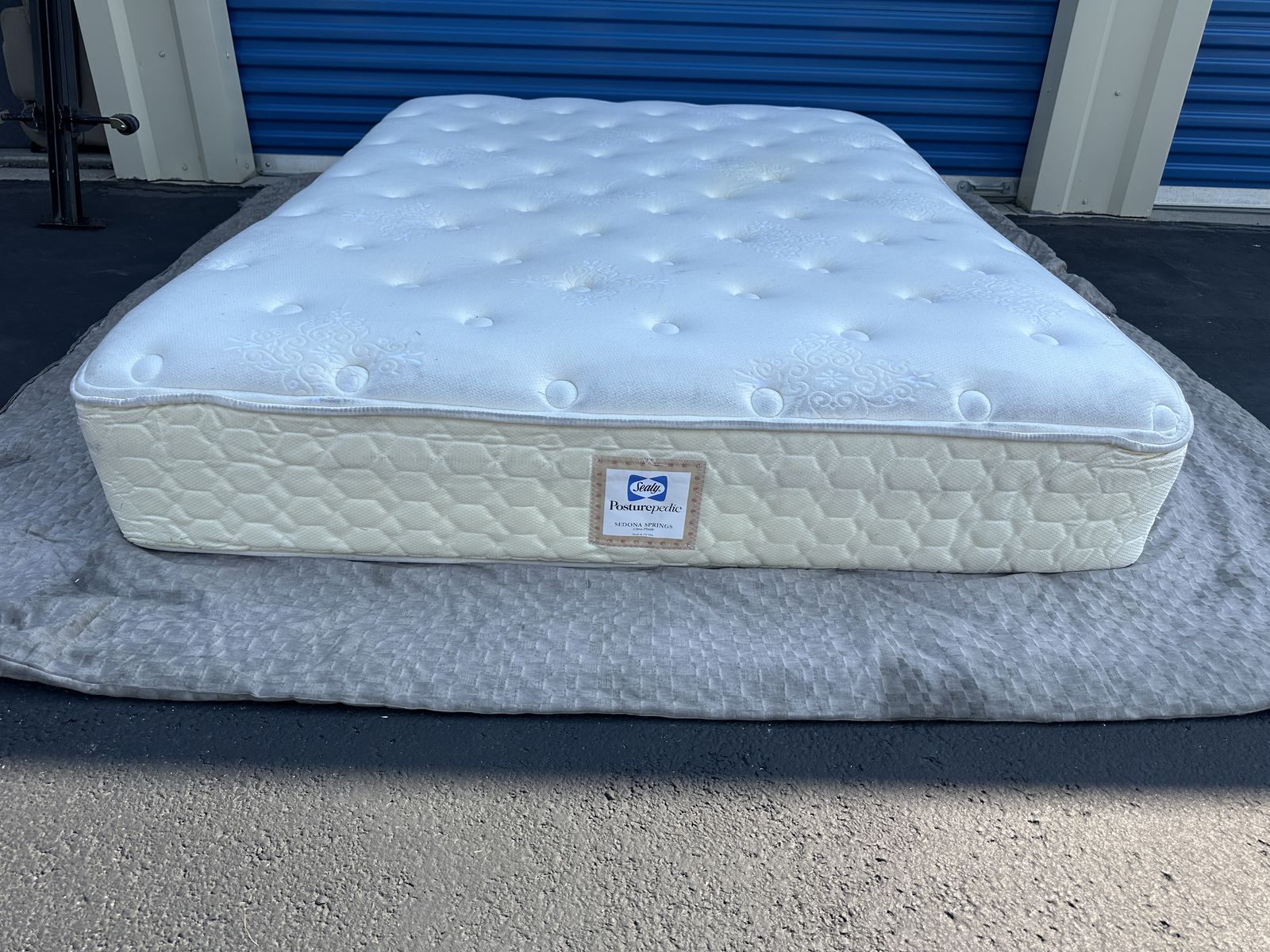 Sealy Posturepedic Queen Mattress