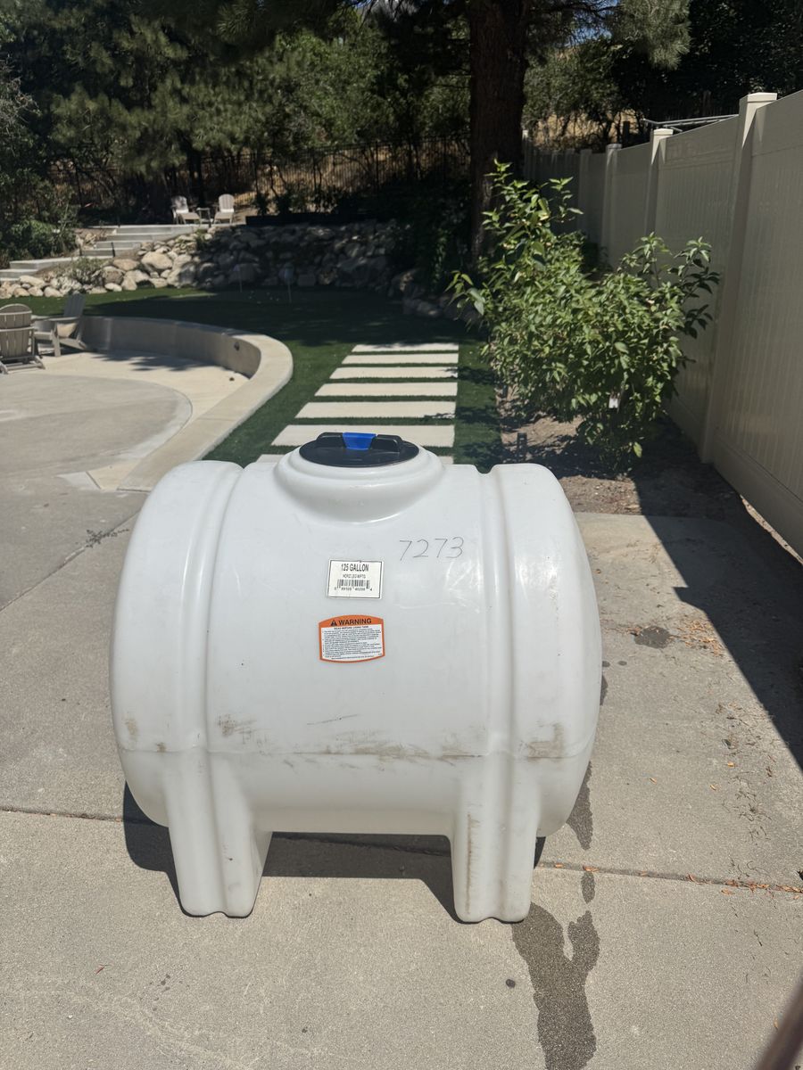 125-Gallon Norwesco Water Tank – never used