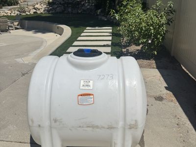 125-Gallon Norwesco Water Tank – never used