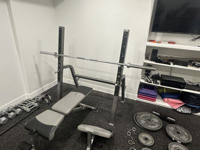 90's Gym Quality Squat Rack/Bench Press w/ 250lbs