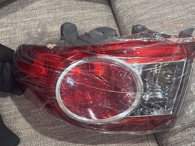Toyota Corolla Outer Tail Light Brake Lamp Passenger Right Side RH 2011-2013