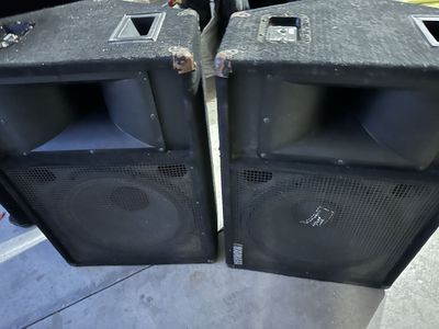 Yamaha monitors speakers