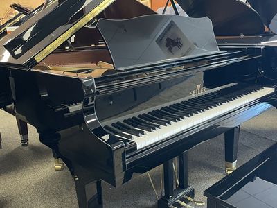Eduard Seiler ED-160 Baby Grand Piano