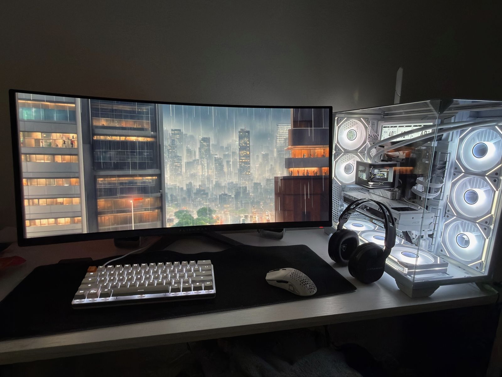 "White-Out" PC BUNDLE | 9800X3D + RTX 5070 TI