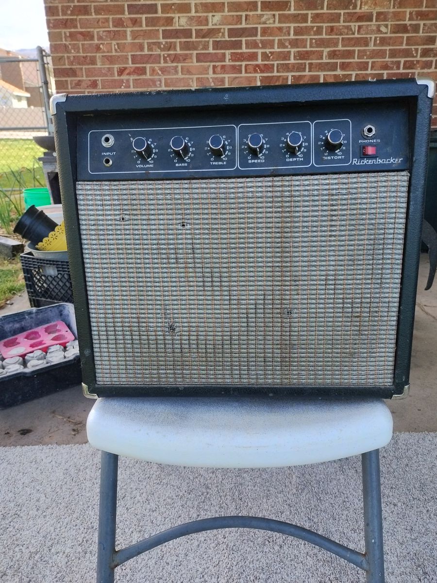 Vintage Rickenbacker Road bass amp