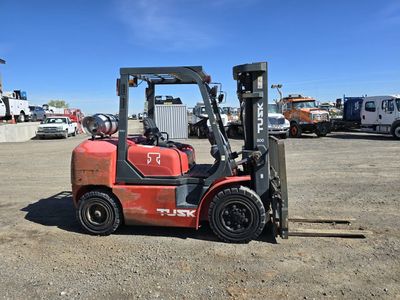 2007 Tusk 8,000# Propane Forklift 600hrs