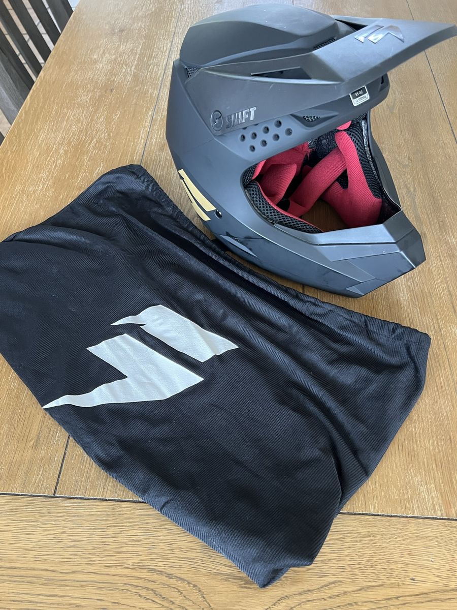 Shift mx kids helmet brand new