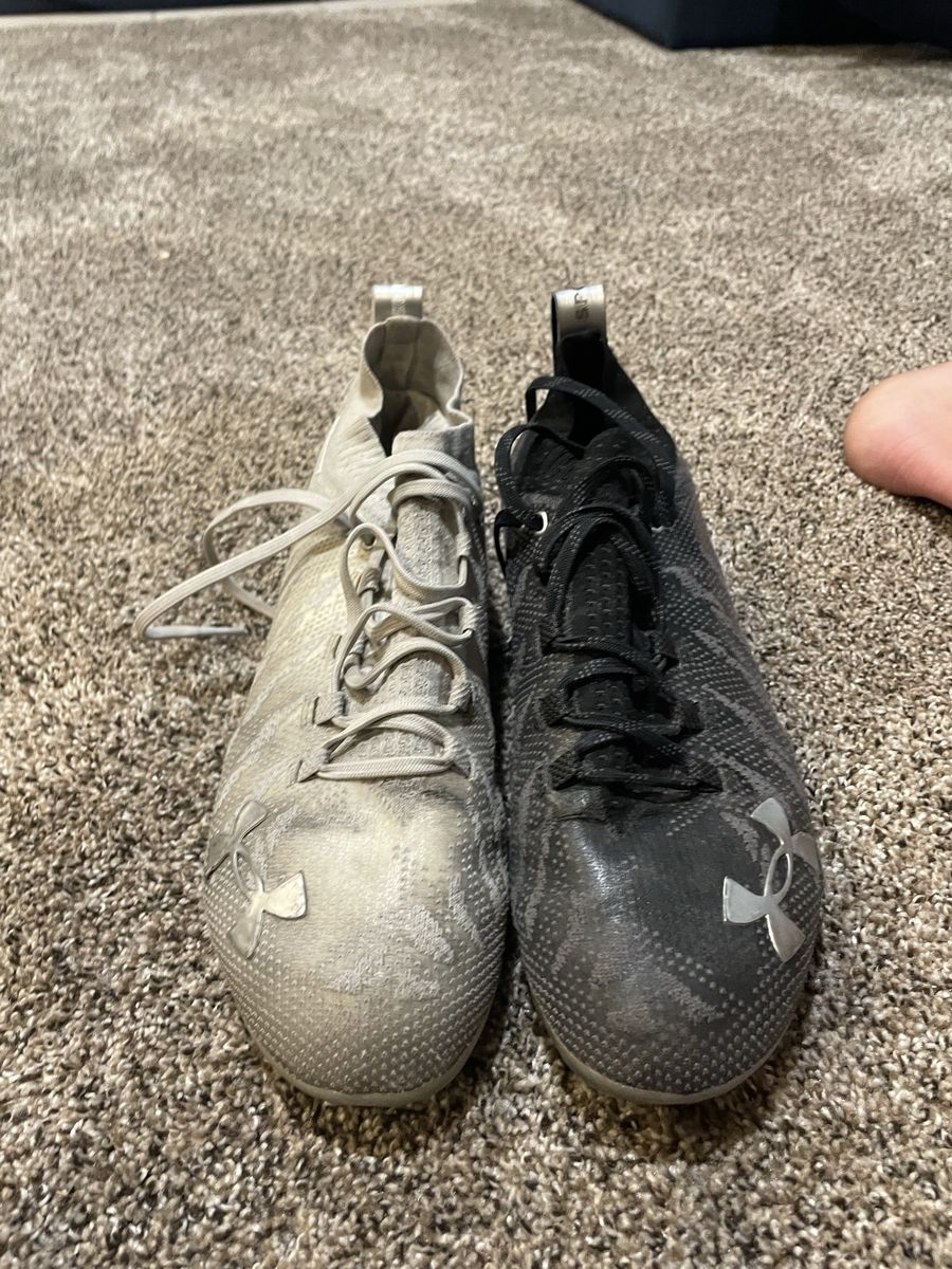 Under Armour Men's Football Cleats Size 11.5 Mismatched Black & White