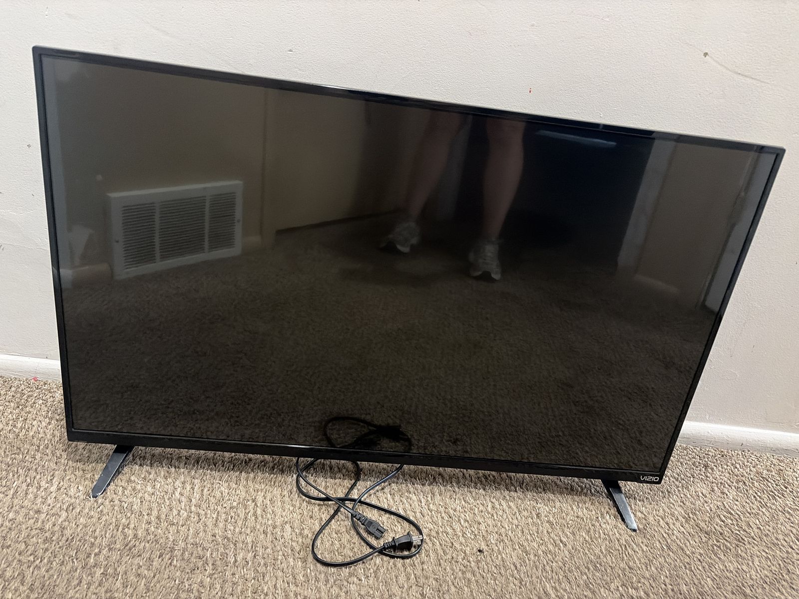VIZIO 43" 1080p LED TV (Model D43-C1) - Great Condition