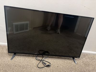 VIZIO 43" 1080p LED TV (Model D43-C1) - Great Condition