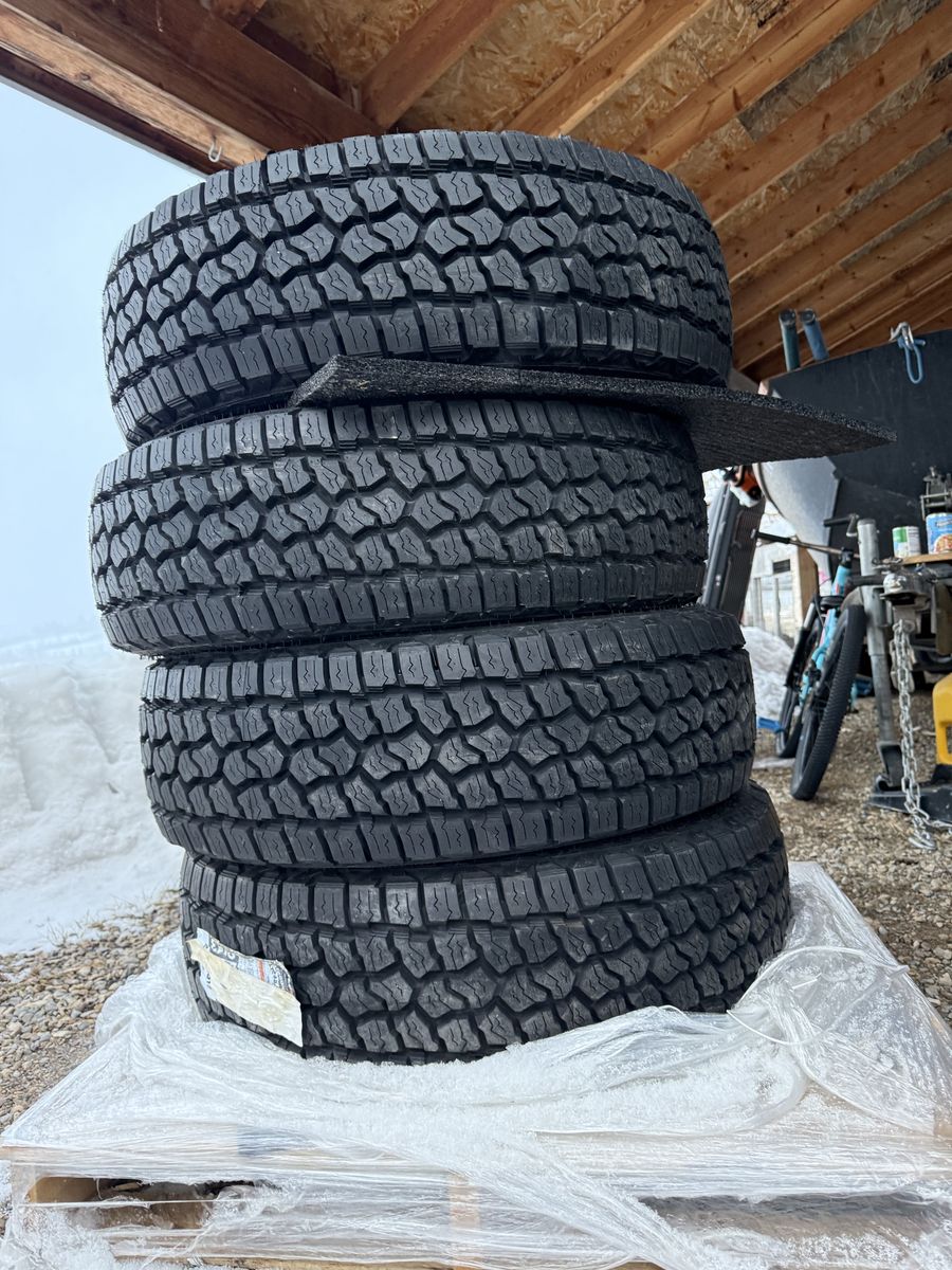 4 Milestar Patagonia AtR 245/70R17