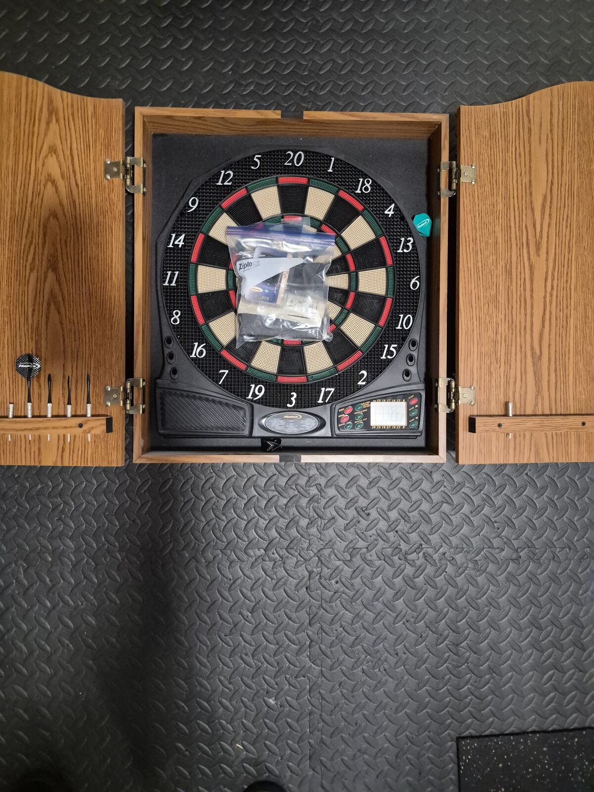 Halex Multiple Player Electronic Dartboard w/ Wood Cabinet Great Condition