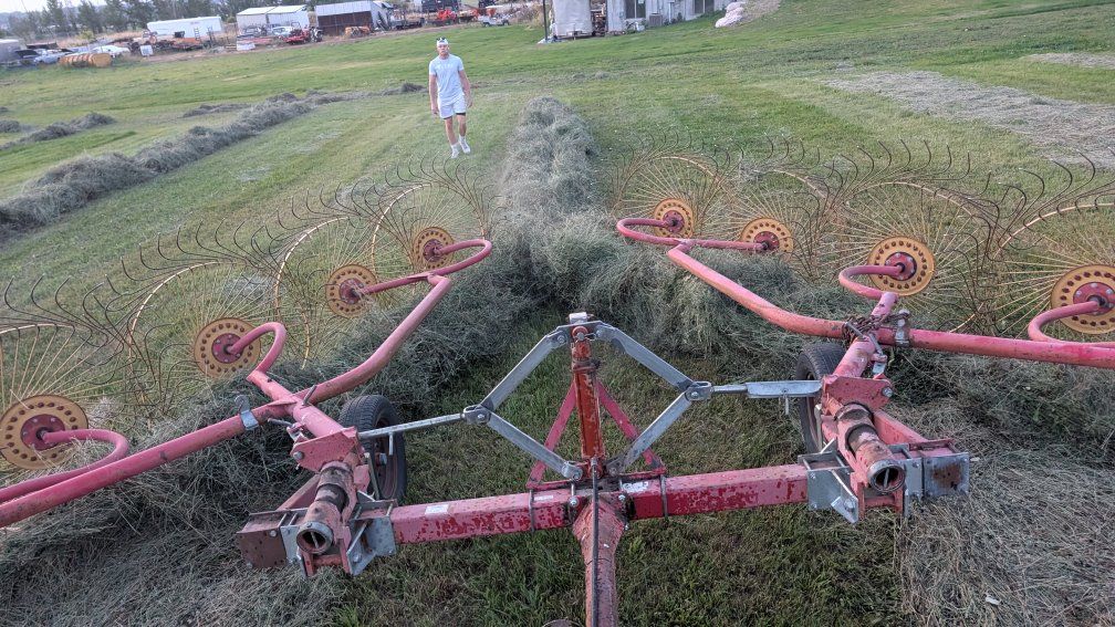 10 wheel v hay rake pull behind