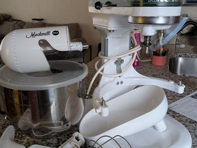 Mockmill Grinder attachment with Kitchenaid Mixer