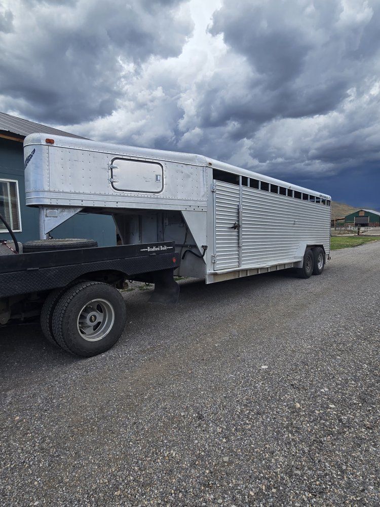 Featherlite Gooseneck Aluminum Stock Trailer Livestock Horse