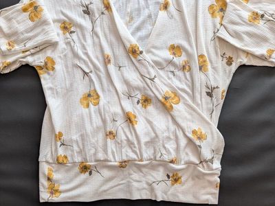 Maurices White Floral Waffle Knit Wrap Top L