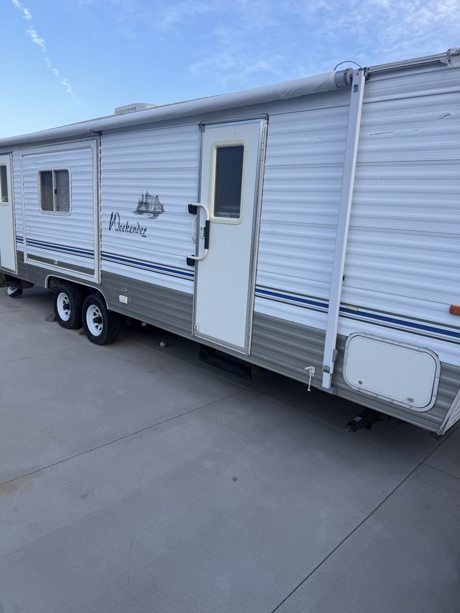 2006 skyline Weekender