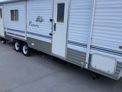 2006 skyline Weekender