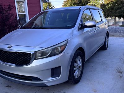 Kia Sedona mini van