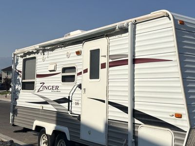 2008 Zinger by Crossroads Travel Trailer - Ready to Camp with Extras