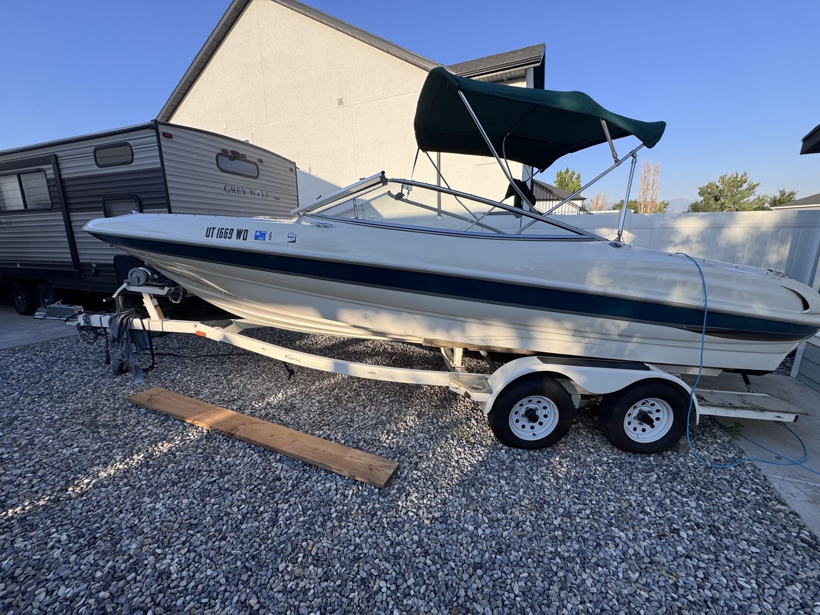 2000 Bayliner Capri 2050 Bowrider