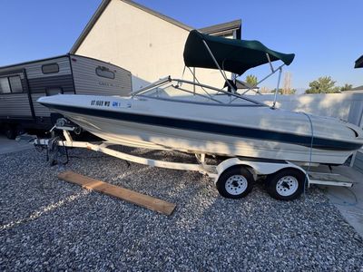 2000 Bayliner Capri 2050 Bowrider