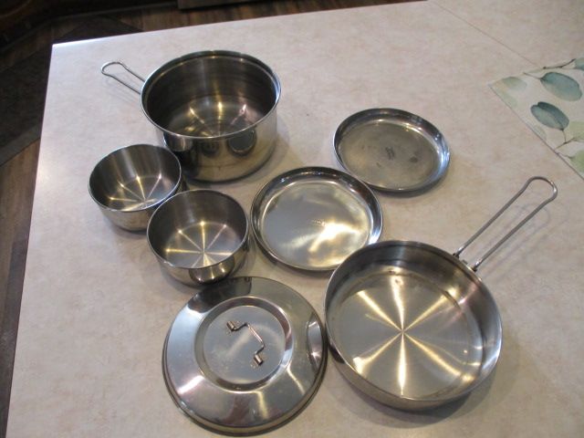 Small 2 man mess kit for camping