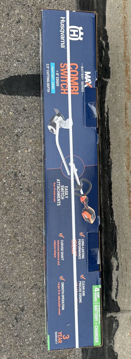 NEW Husqvarna 330iKE 40-volt 8-in Attachment Capable Edger w/ Battery & Charger