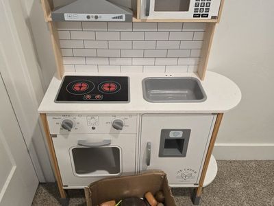 Play Kitchen with Sounds & Cookware & Play Food