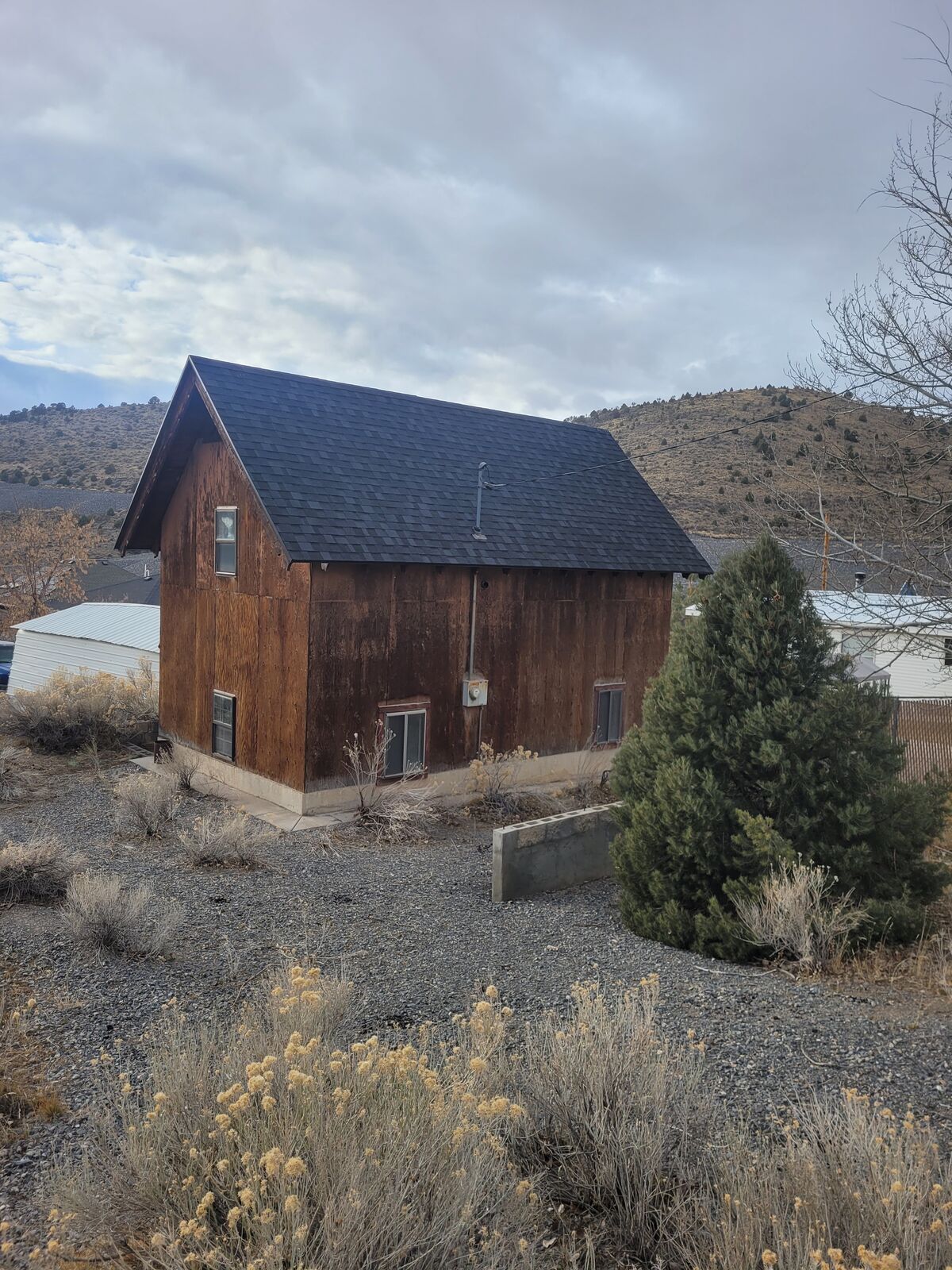Tiny House Getaway in Eureka Ready to Finish Airbnb
