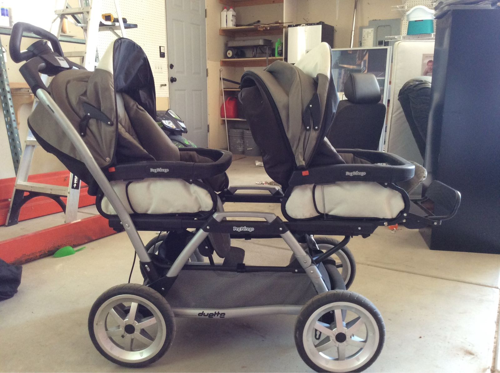 Peg Perego Duette Double Stroller - Reversible Seats, Tandem Design, Gray/Black