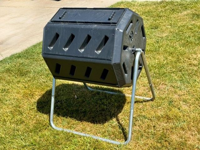 FCMP 37-Gallon Dual-Chamber Composter