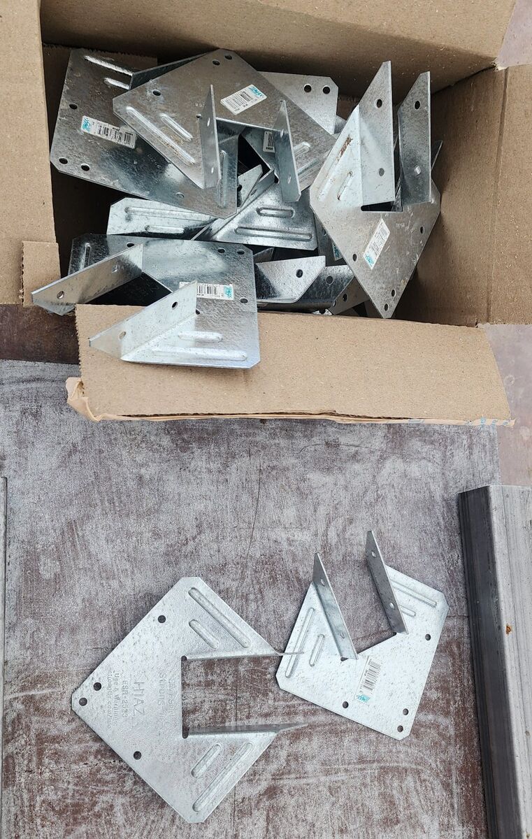 Simpson Strong-Tie Hurricane Tie box of 14