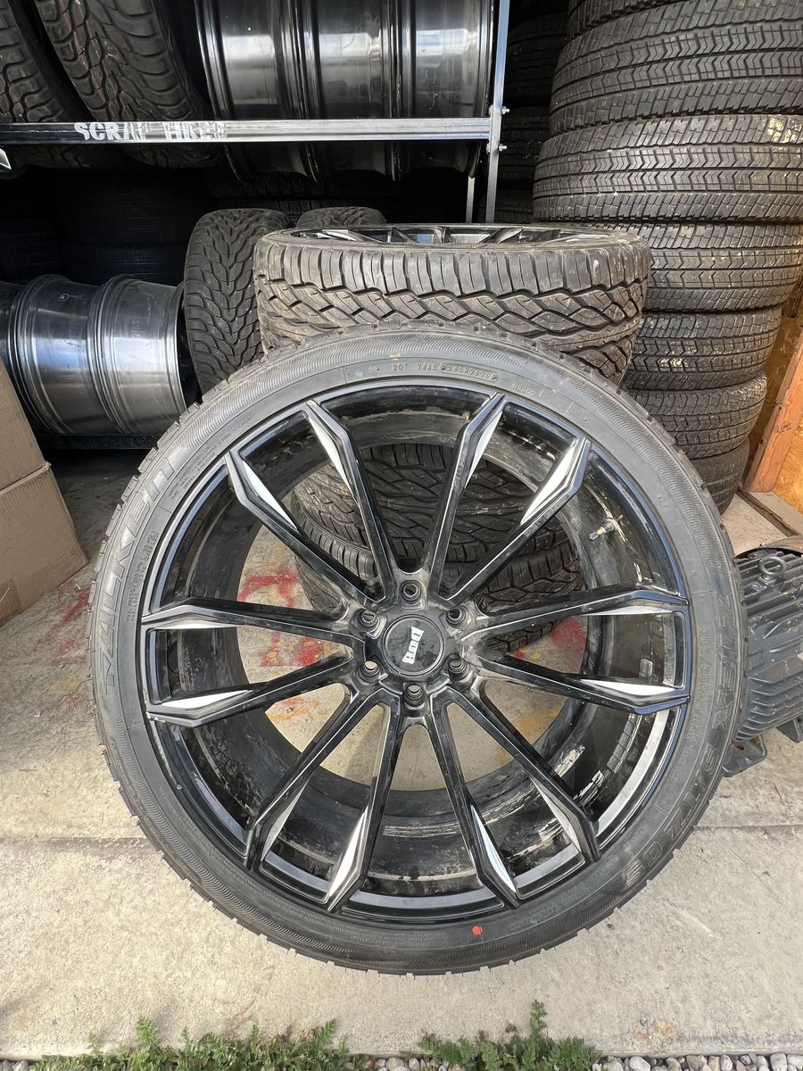 24" Dub on 305/35r24