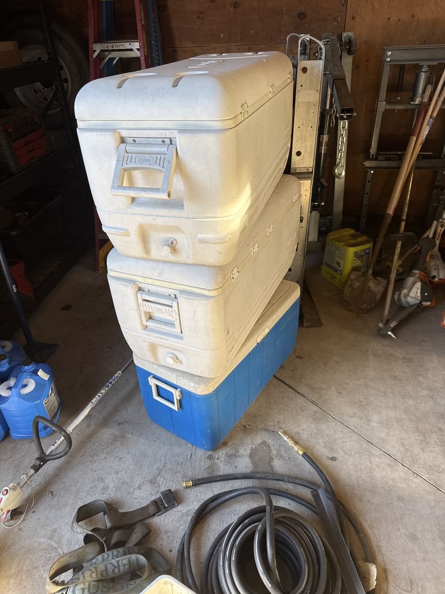 Igloo Large Coolers Stacked Set