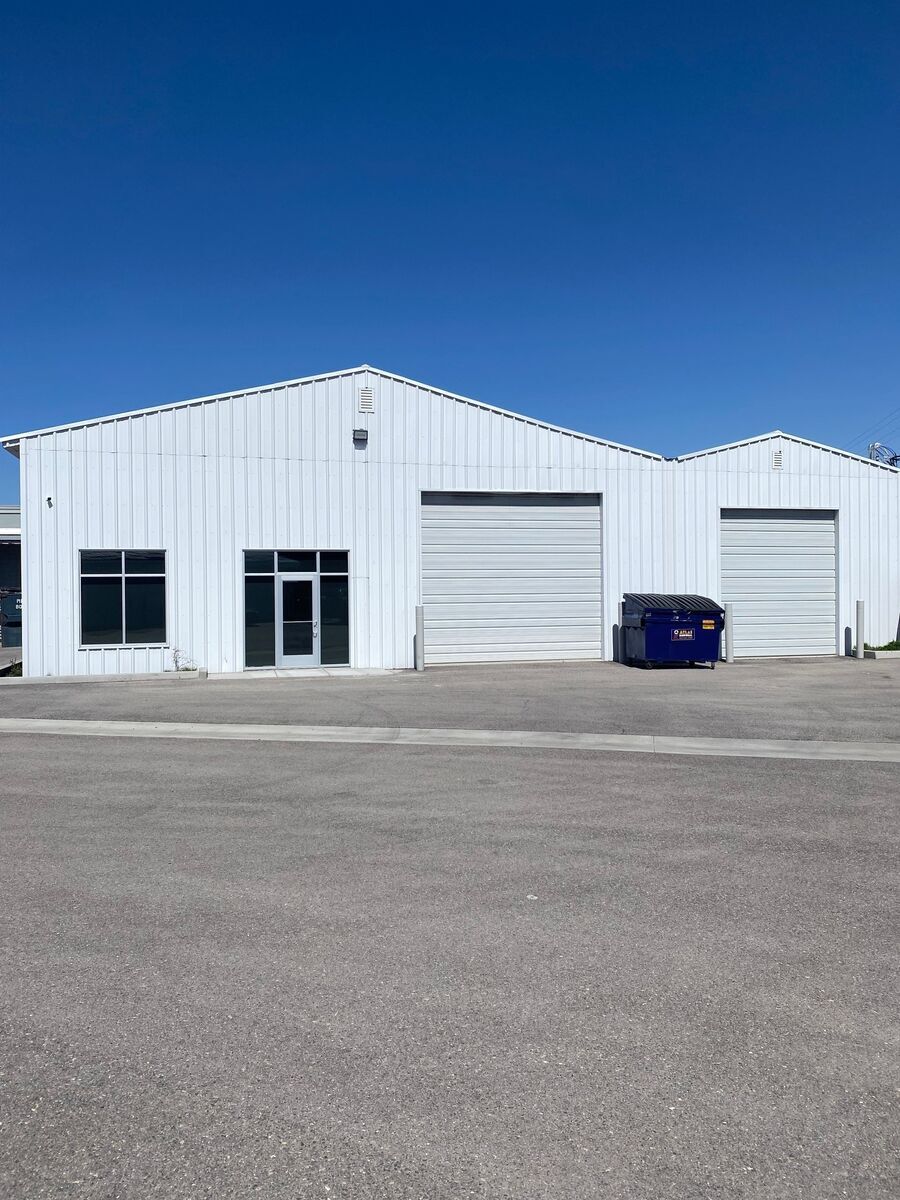 4,250 SF Freestanding Flex Space in SLC Granary- HVAC Throughout- 400 Amps 3 Phase